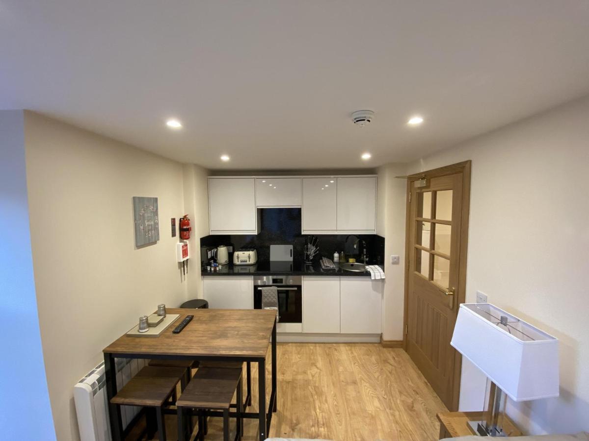 Waverley Inn Holiday Apartments Инвернесс Экстерьер фото